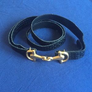 Black belt with horse bit clasp
